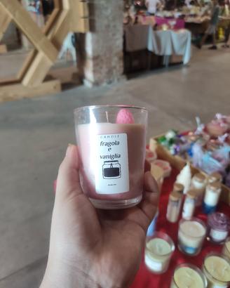 candele profumate alla fragola 