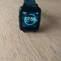 Orologio per ragazzo dotato di fotocamera e giochi