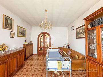 5 LOCALI A PONTEDERA