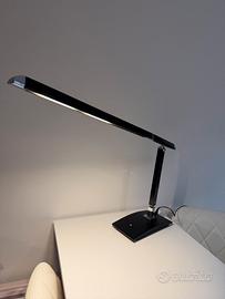 Lampada design da ufficio o soggiorno