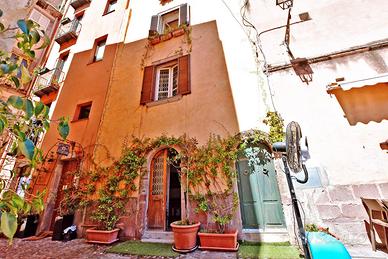 Bosa-Casa indipendente con vista mare e castello