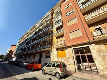 Appartamento di 61 m² con 2 locali e box auto a Ni