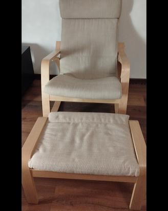 sedia a dondolo Ikea poang con poggia piedi 