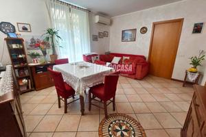 Trilocale con giardino, box e cantine