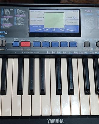 PIANOLA YAMAHA 