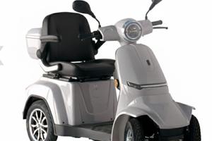 scooter elettrico per anziani 