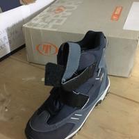 Scarponcini da trekking o doposcì