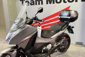 Honda Integra 750