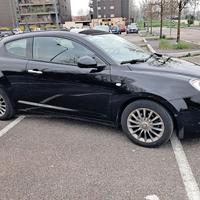 Alfa  Romeo  Mito  1.3 JTDm-2  Distictive  Sport
