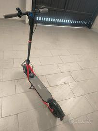 Monopattino Ninebot D18E + Kit Frecce Completo 