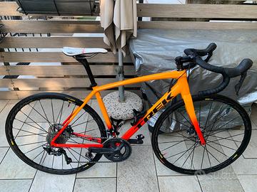 Bici da strada Trek Emonda Alr