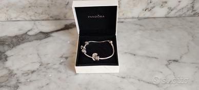 BRACCIALE ARGENTO PANDORA CON CINQUE CHARMS