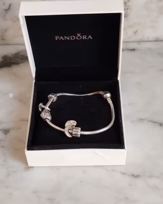 BRACCIALE ARGENTO PANDORA CON CINQUE CHARMS