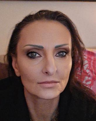 Barista , cameriera o pulizie