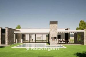 LUSSO, TECNOLOGIA E NATURA . VILLA ELETTRICA CON P