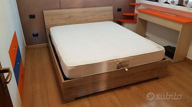 Letto matrimoniale con contenitore