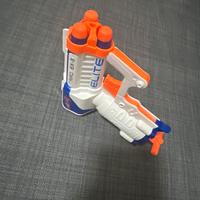 Pistola nerf giocattolo