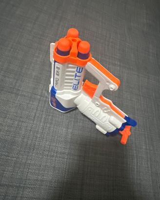 Pistola nerf giocattolo