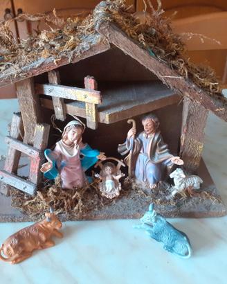 Capanna Presepe in legno con Sacra Famiglia
