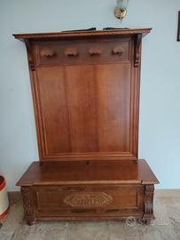 Mobile appendiabiti con cassapanca in legno – €50
