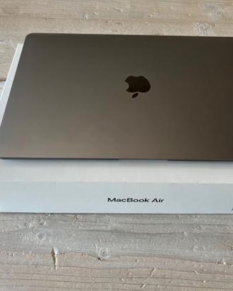 MacBook Air Retina 13" (2018)