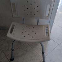 Sedia da doccia per anziani o disabili