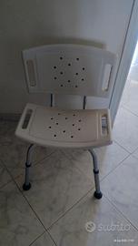 Sedia da doccia per anziani o disabili