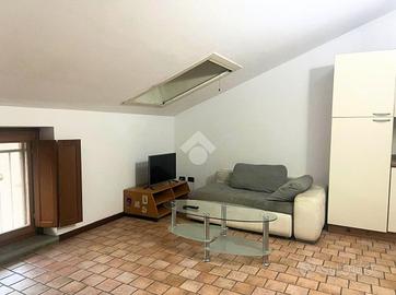 3 LOCALI A BERLINGO