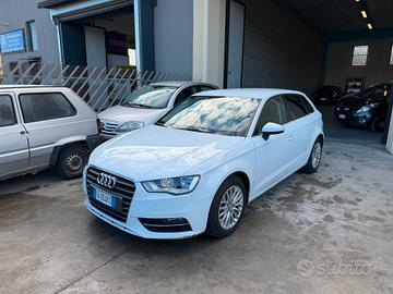 Audi A3 Sedan 1.6 TDI clean diesel S tronic Ambiti