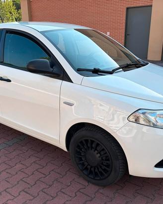 LANCIA YPSILON HYBRID 1.0cc PREZZO REALE