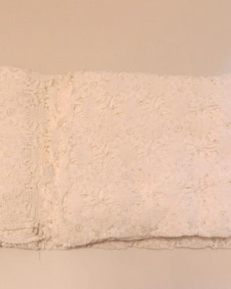 Coperta matrimoniale all'uncinetto.