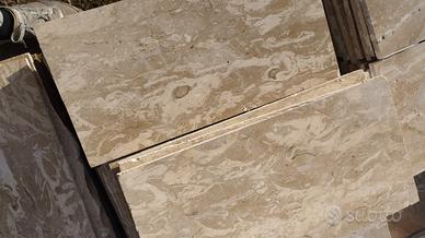 Mattonelle di marmo' Breccia Nuvolatino' 