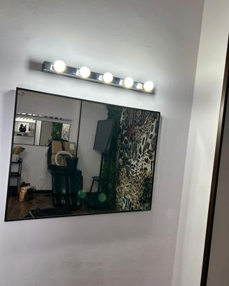 Specchio postazione trucco con luci