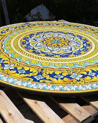 Tavoli artigianali dipinti a mano