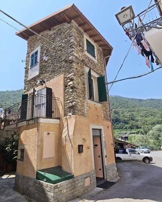 Rustico / Casale di 50 m² con 2 locali a Ortovero