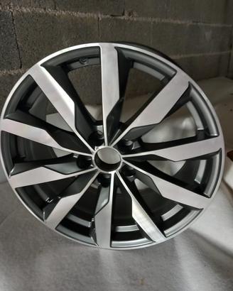 Cerchio AUDI ORIGINALE NUOVO 18”