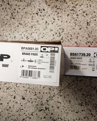 Kit dischi + pastiglie freno Ford Focus TDDI 1.8