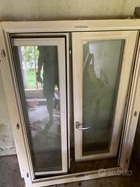 Finestra doppio vetro con telaio  128 cm x 86,5 cm
