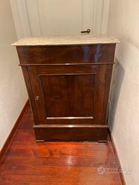 Credenzino in noce e marmo