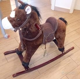 Cavallo a dondolo