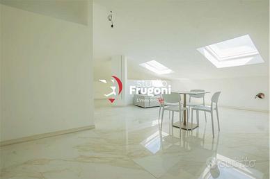 MANSARDA MONOLOCALE IN CENTRO STORICO