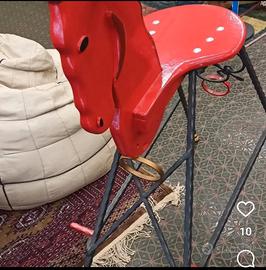 sgabello in legno e ferro battuto 