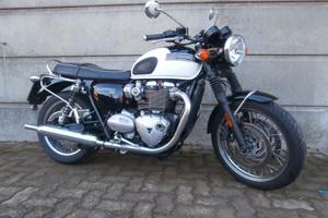 Triumph Bonneville T120 del 2016, Passaggio , tagl