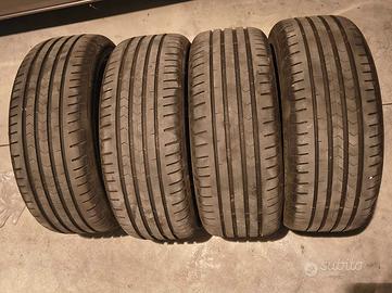4 gomme 215/45 R17 91W Vredestein Ultrac seminuove
