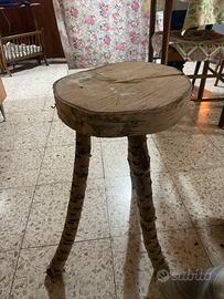 Sgabello in legno