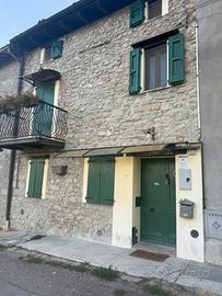 Casa singola in sasso