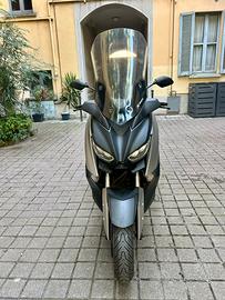 XMAX 300