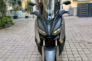 XMAX 300