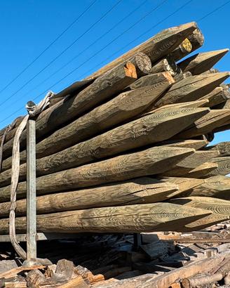Pali in legno
