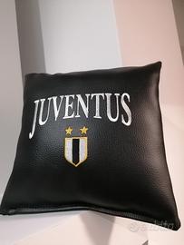 Cuscino Juve con ricamo due stelle